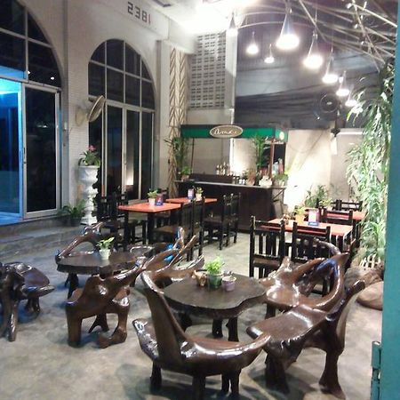 The Grand Palace Hostel Бангкок Экстерьер фото