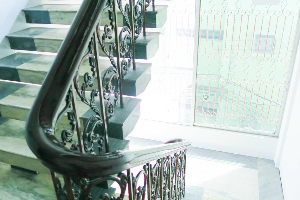 The Grand Palace Hostel Бангкок Экстерьер фото