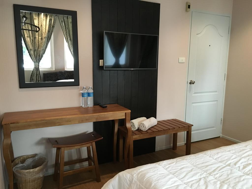 The Grand Palace Hostel Бангкок Номер фото