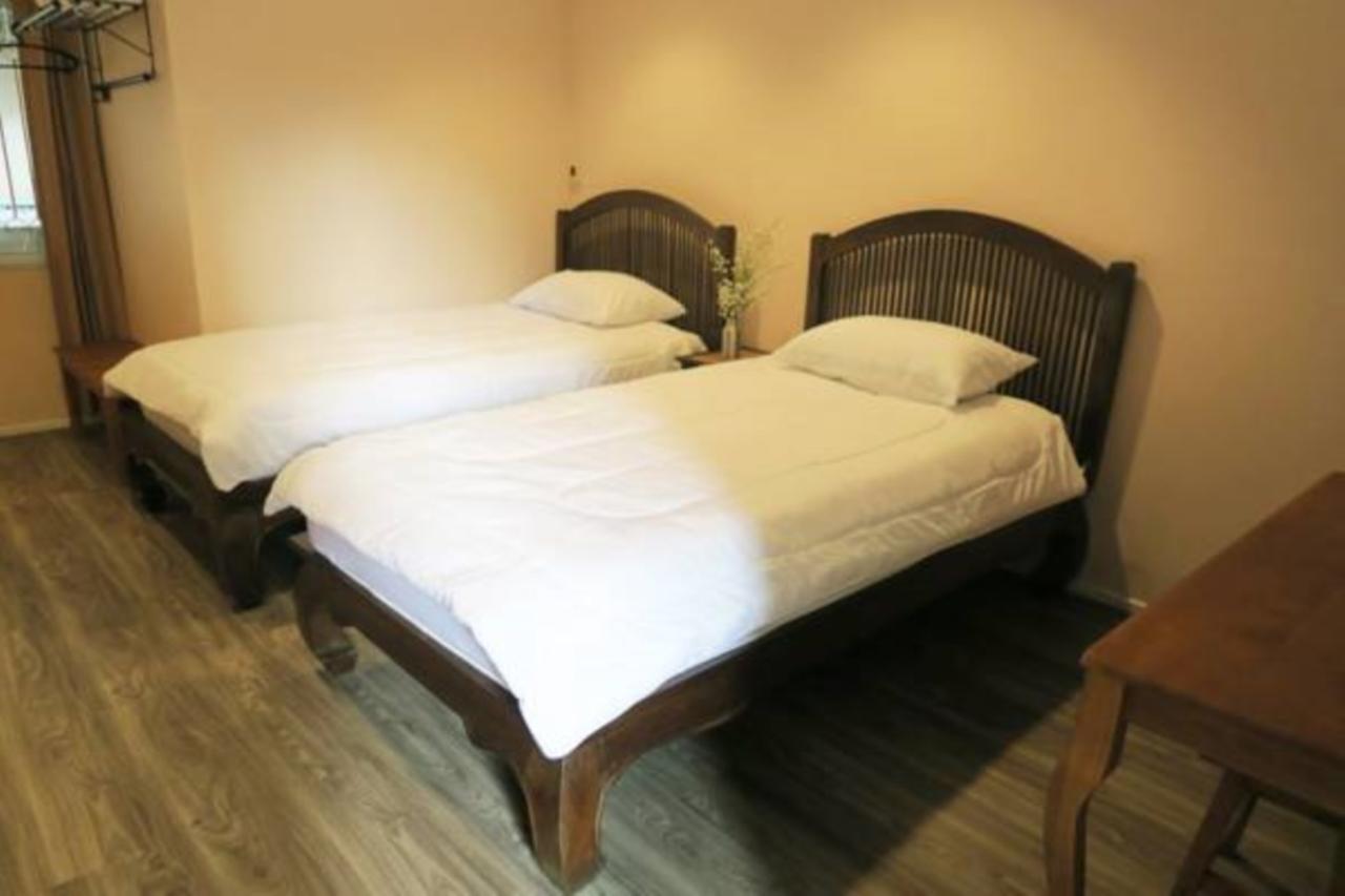 The Grand Palace Hostel Бангкок Экстерьер фото